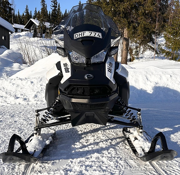 Ski-doo Expedition 900 Ace 9 of 19