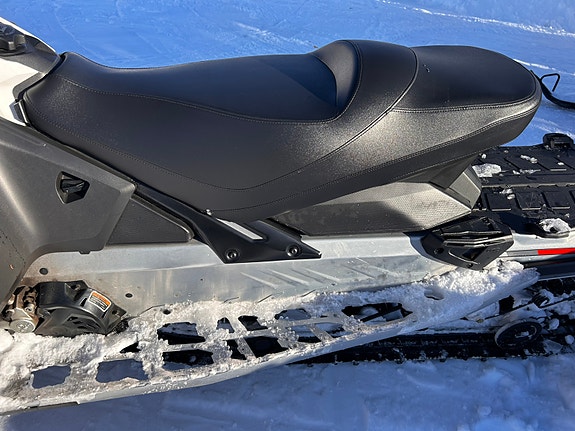 Ski-doo Expedition 900 Ace 14 of 19