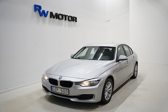 BMW 318d 2 of 5