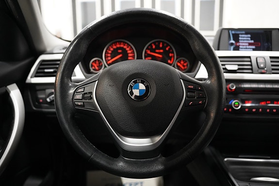 BMW 318d 10 of 17