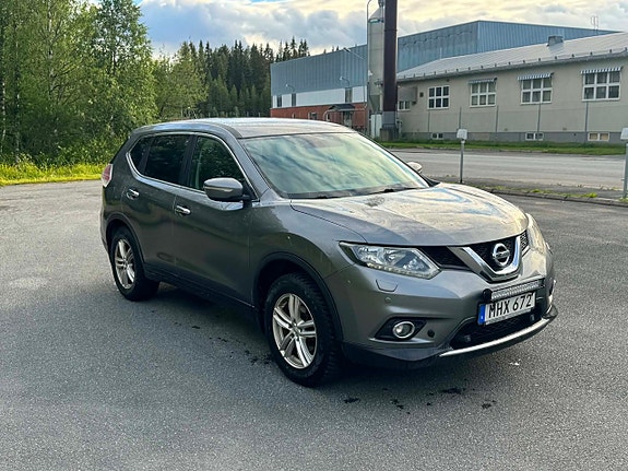Nissan X-Trail 2 of 5