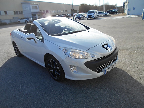 Peugeot 308 2 of 5