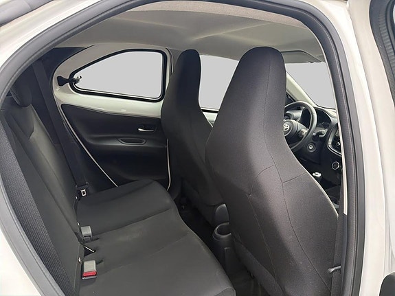 Toyota Aygo 8 of 16