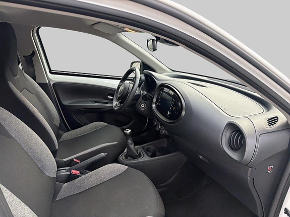 Toyota Aygo 7 of 16