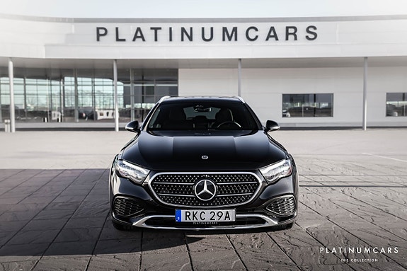 Mercedes-Benz E300 d 3 of 17