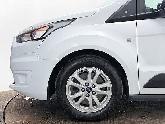 Ford Transit Connect 11 of 26