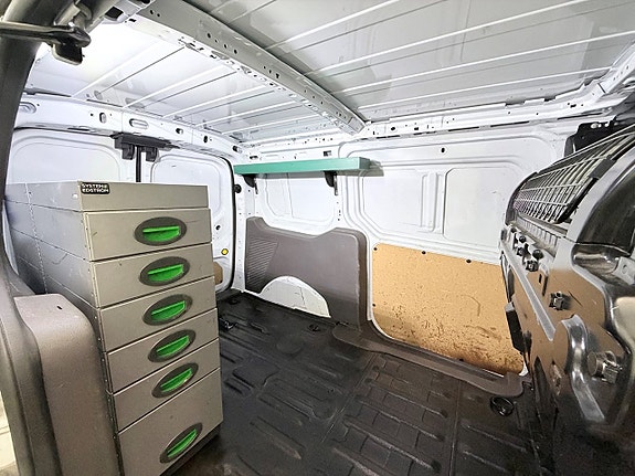 Ford Transit Connect 13 of 26