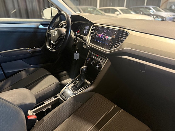 Volkswagen T-Roc 13 of 15
