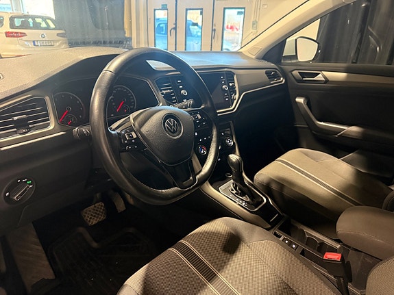 Volkswagen T-Roc 5 of 5