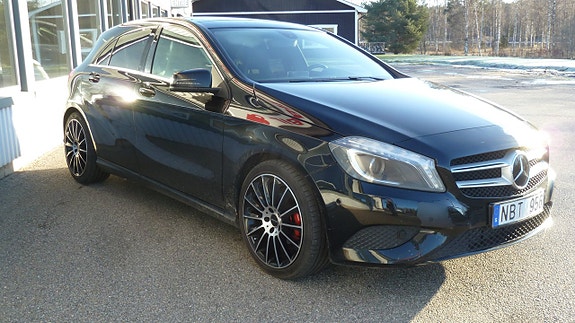 Mercedes-Benz A180 3 of 5