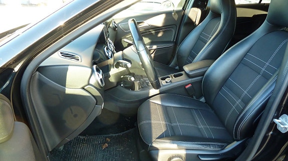 Mercedes-Benz A180 8 of 11