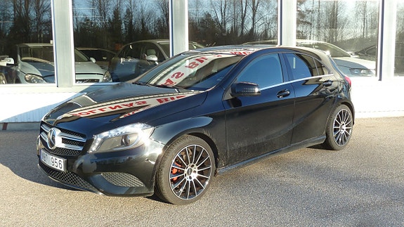Mercedes-Benz A180 2 of 5