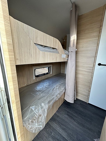 Caravelair Alba 386 Barnkammar, dubbelsäng 2 of 11