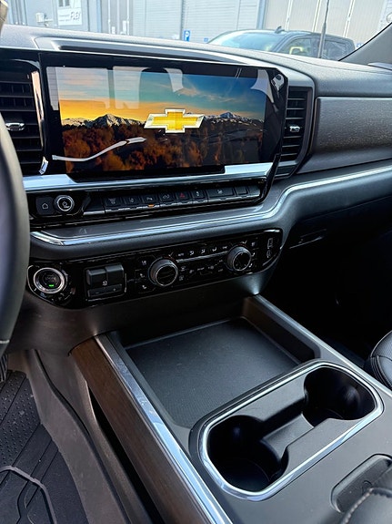 Chevrolet Silverado 2500 9 of 10
