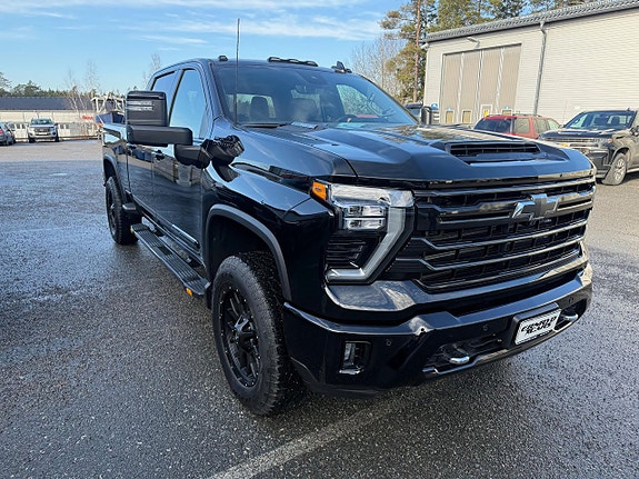 Chevrolet Silverado 2500 3 of 5