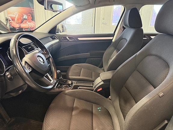 Skoda Superb 8 of 14