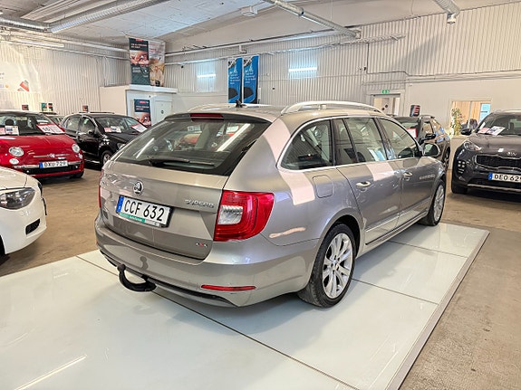 Skoda Superb 7 of 14