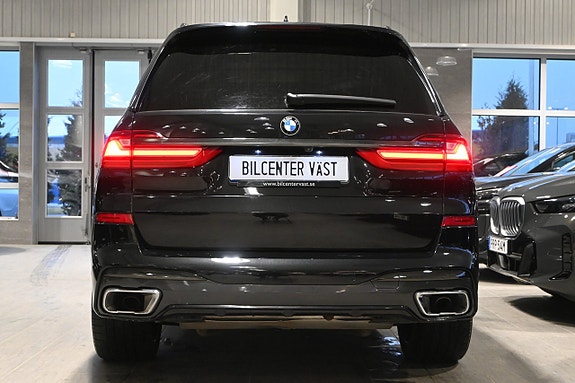 BMW X7 4 of 5