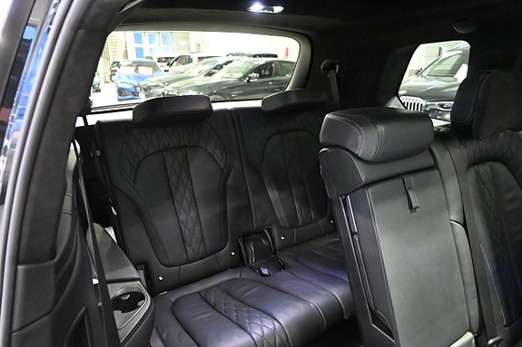 BMW X7 15 of 30