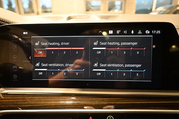 BMW X7 30 of 30