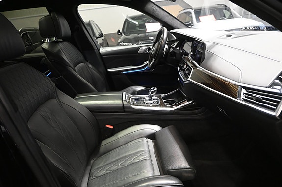 BMW X7 11 of 30