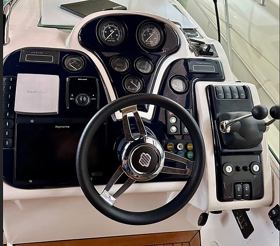 Fairline 34 Targa 4 of 7