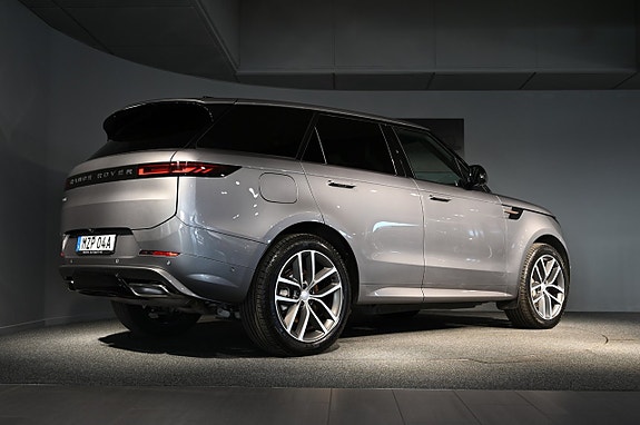Land Rover Range Rover Sport 6 of 30