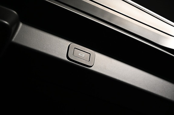 Land Rover Range Rover Sport 26 of 30