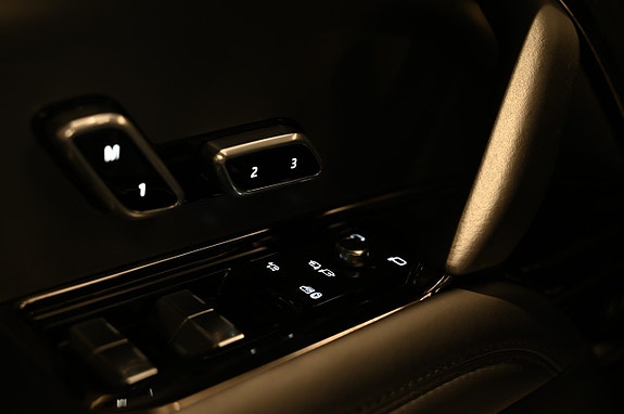 Land Rover Range Rover Sport 23 of 30