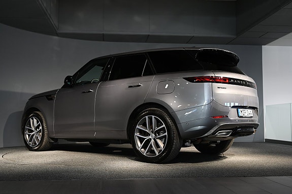 Land Rover Range Rover Sport 4 of 5