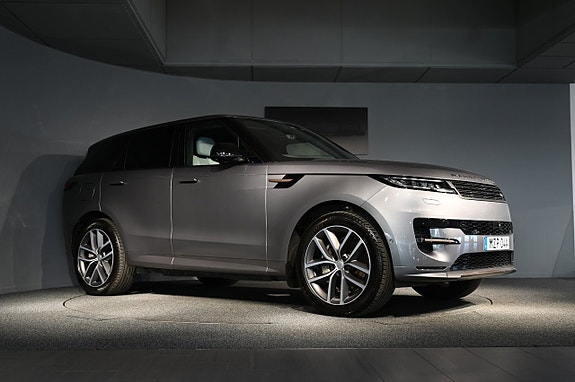 Land Rover Range Rover Sport 8 of 30