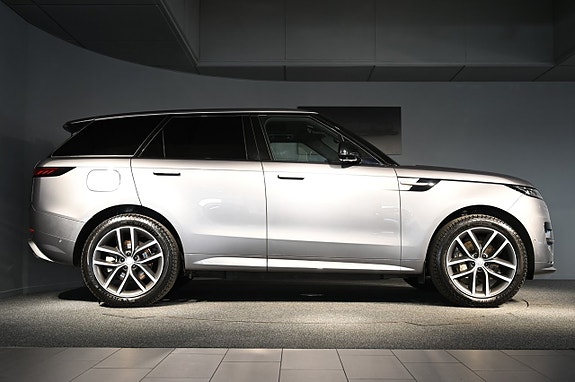 Land Rover Range Rover Sport 7 of 30