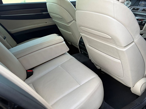 BMW 730 16 of 22