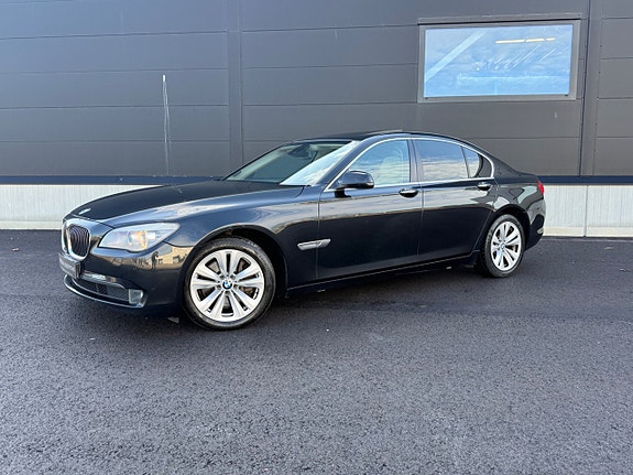 BMW 730 2 of 5