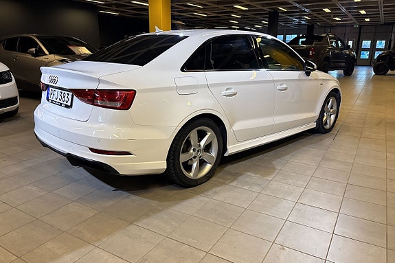 Audi A3 4 of 23