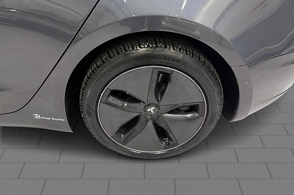 Tesla Model 3 9 of 20