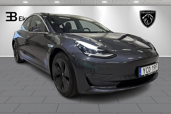 Tesla Model 3 3 of 5