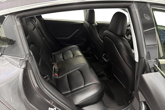 Tesla Model 3 13 of 20