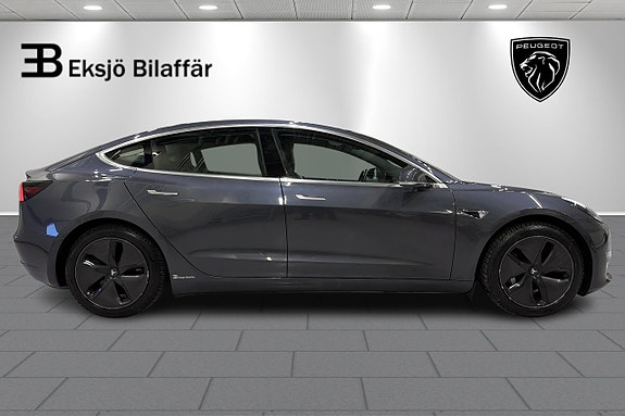 Tesla Model 3 4 of 5