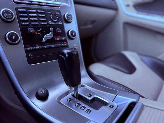 Volvo XC60 15 of 18
