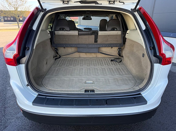 Volvo XC60 11 of 18