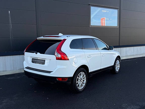 Volvo XC60 5 of 18