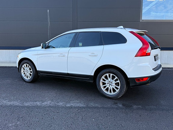 Volvo XC60 8 of 18