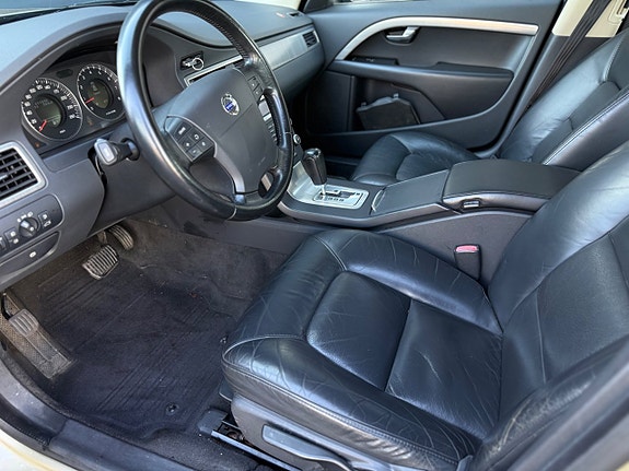 Volvo S80 9 of 17