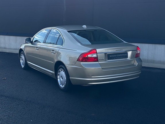 Volvo S80 7 of 17