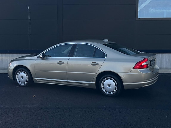 Volvo S80 8 of 17
