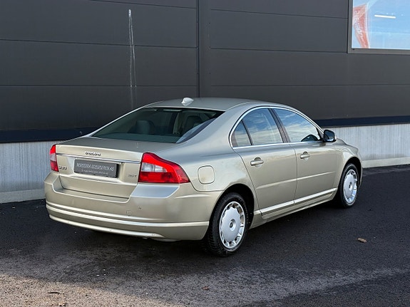 Volvo S80 5 of 17