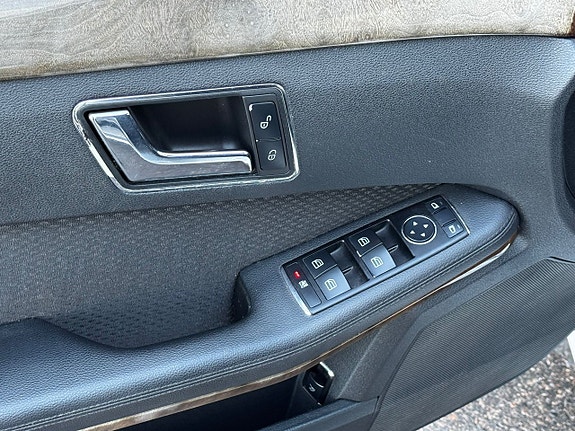 Mercedes-Benz E200 18 of 20