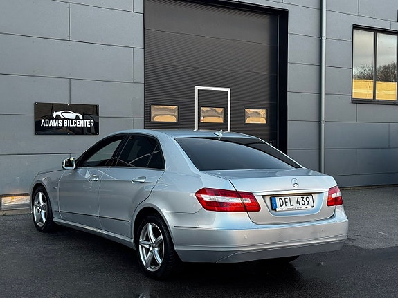 Mercedes-Benz E200 7 of 20