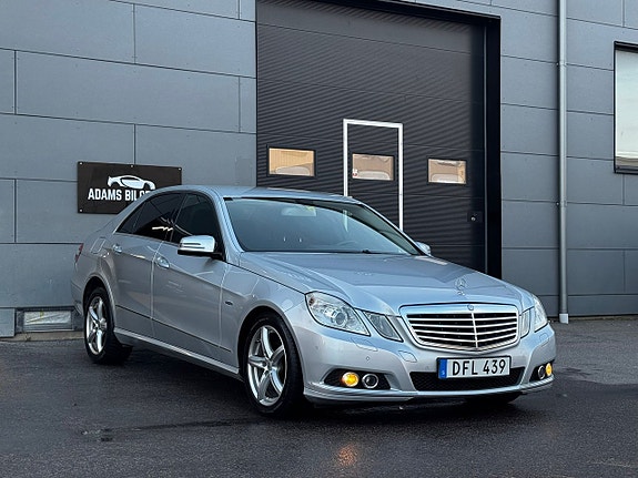 Mercedes-Benz E200 4 of 5